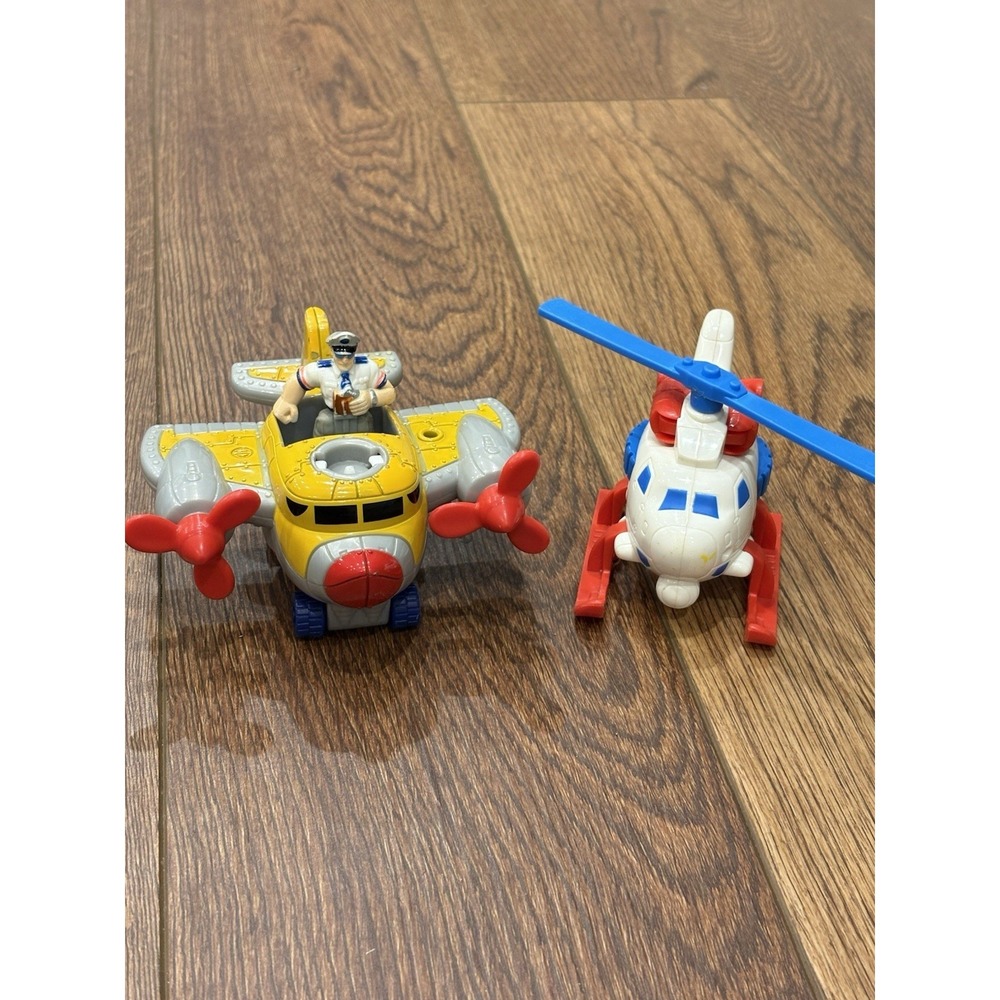 Fisher Price Geotrax Coastal Winds Airport Mini Figure Pilot Propeller Airplane